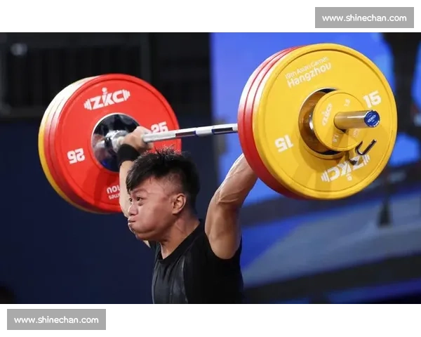 巅峰力量对决：全球顶级举重赛事精彩回顾与赛况分析